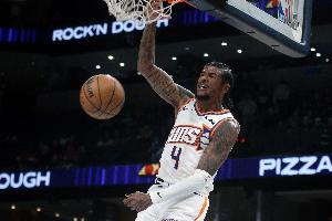 小桥：最重要的是做好防守 转换进攻中让杰伦·格林直接得分就行