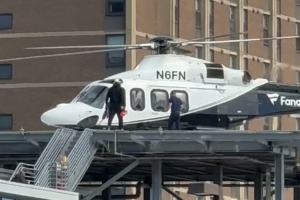 网友晒詹姆斯日常：训练结束后 从76人训练馆停机坪登上直升机