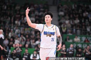 状态可以！赵睿半场2记三分球拿下6分4助攻1抢断