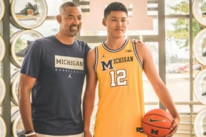 媒体人：庞清方怎么还犯签证这么低级的错误 好不容易才转到NCAA