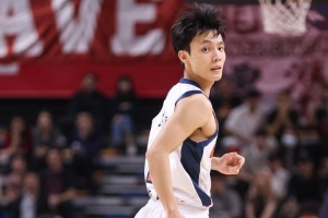 铁！徐杰8投1中&三分7中1得到3分1板6助1断