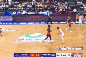 这效率无敌！麦考尔半场仅出战9分钟 6中6&三分2中2轰14分2助
