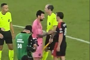 4-0大胜华盛顿联！赛后梅西与对手一一握手，率球队向球迷谢场