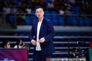 媒体人：青岛新赛季的目标依然是保8争6 让李俊贤&丛睿言得到成长