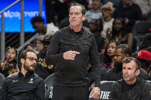 阿特金森：周三打魔术将用常规轮换 逐步增加主力的出场时间