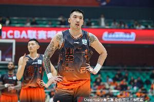 稳！陶汉林5投4中&4罚4中得到12分5板