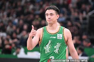 外线没开！赵继伟8中3拿10分4助 三分4中0