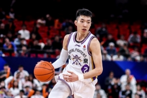 主攻手！廖三宁11中7砍半场最高16分外加4板 三分5中2
