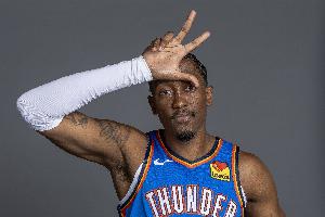 亚历山大：杰伦威今天全场一直在线 能与他并肩作战很幸运